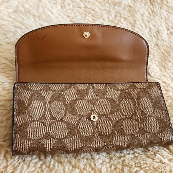 Coach Long Brown Leather Signature Continental Wallet 🤎 - Picture 6 of 16